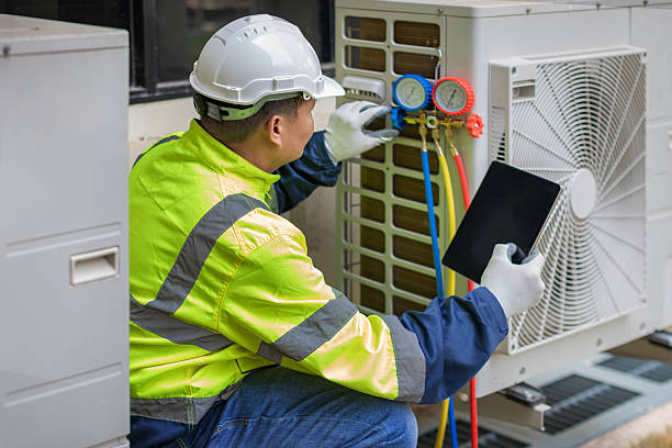 Professional Emergency Hvac technician working in Mart, TX